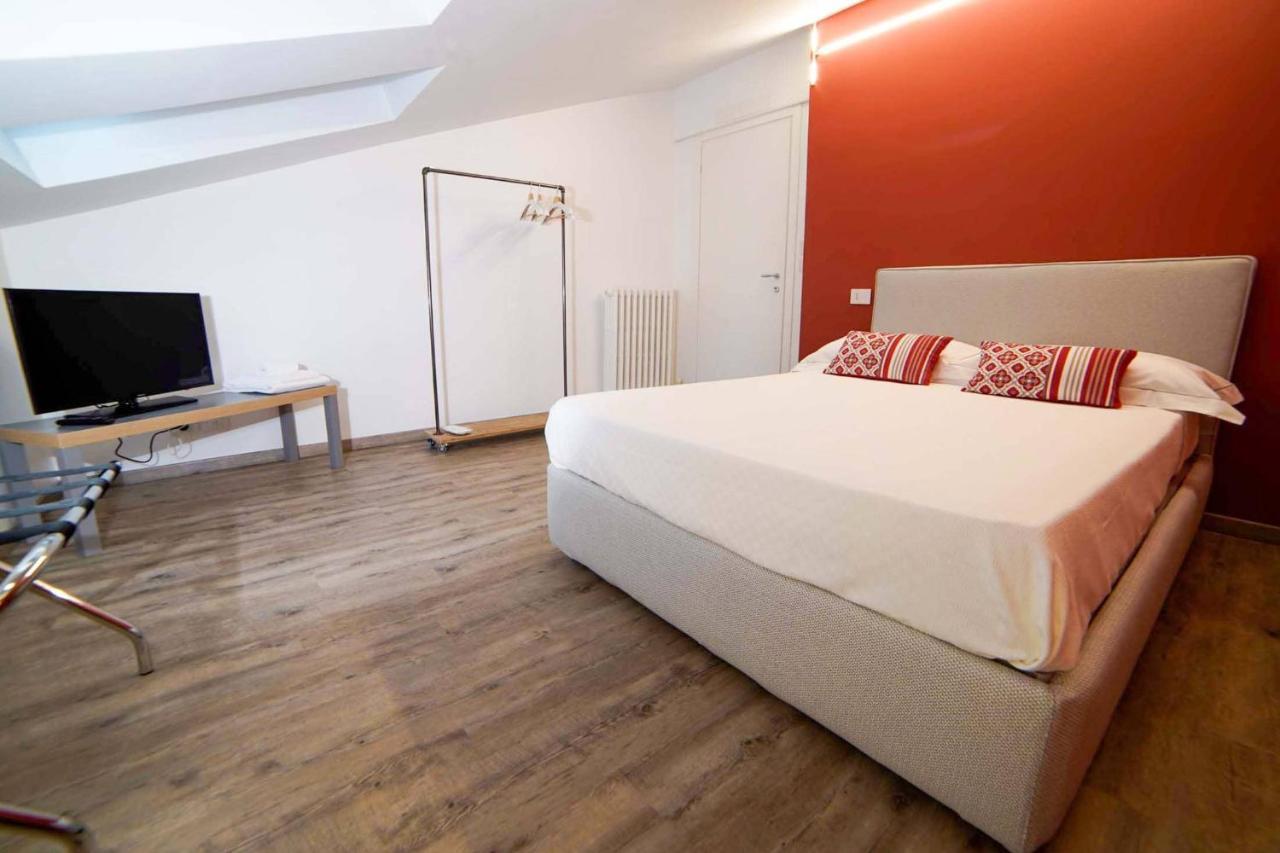B&B Luci Di Stelle サルッツォ エクステリア 写真